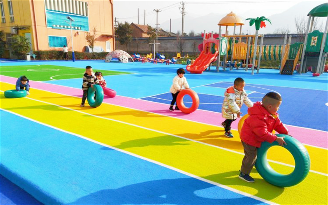 幼兒園場地設(shè)計，多利隆幼兒園專用地彈坪