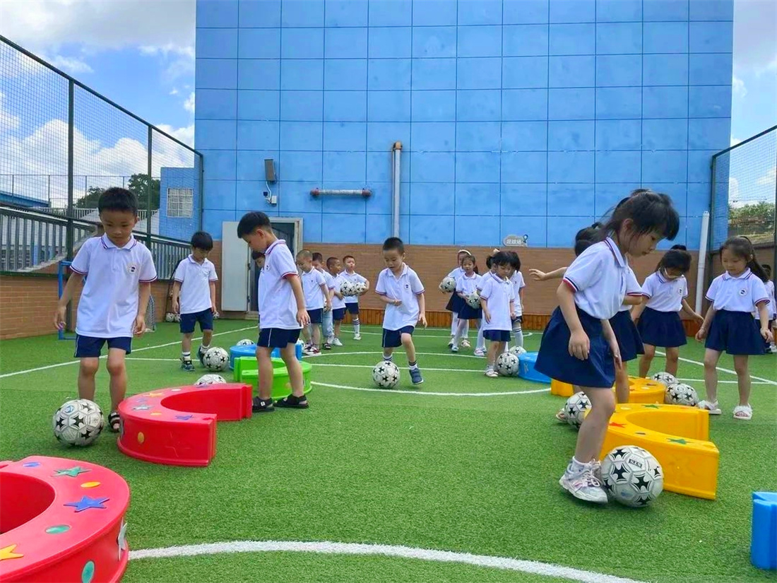 幼兒園足球教育、幼兒園足球場、幼兒園運(yùn)動(dòng)場